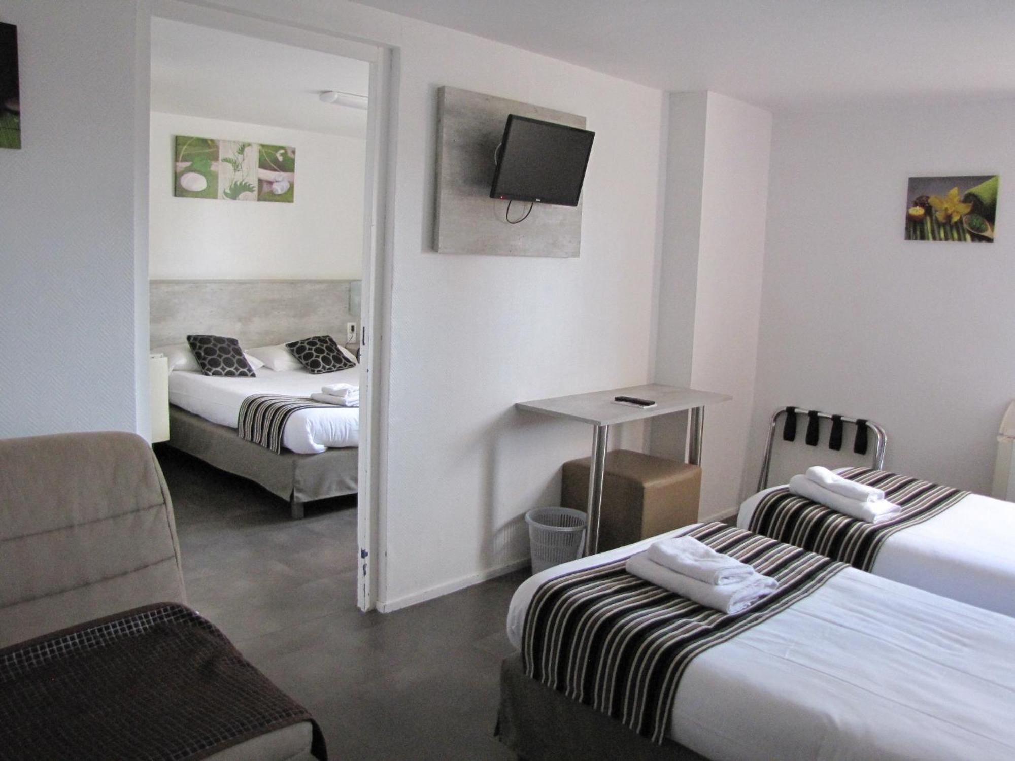 Brit Hotel Bosquet Carcassonne Cite Exterior photo